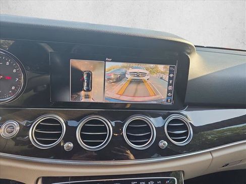 Used 2019 Mercedes-Benz E 300 image 10