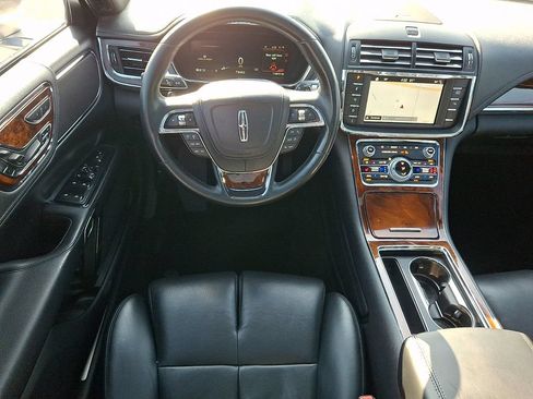 Used 2017 Lincoln Continental Reserve AWD/4WD image 11