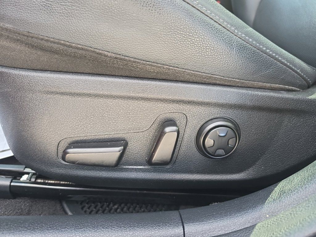 Used 2019 Kia Stinger Premium AWD/4WD image 12