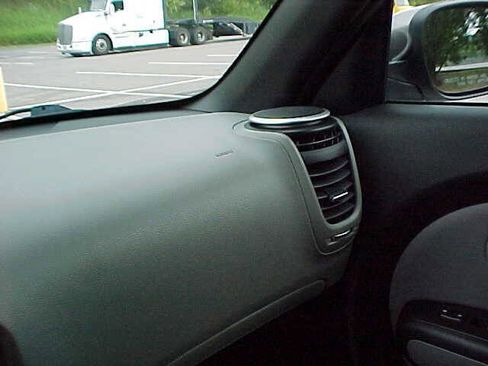 Used 2015 Kia Soul image 18