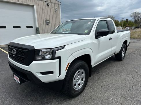 Used 2024 Nissan Frontier S w/ Technology Package AWD/4WD image 12