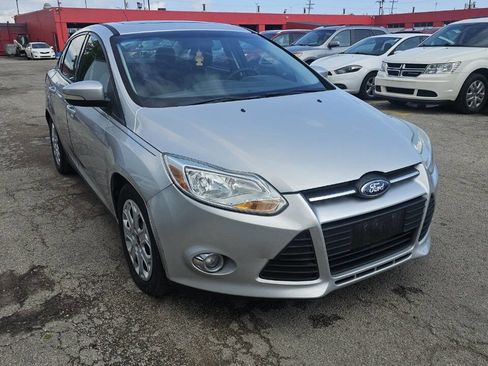 Used 2012 Ford Focus SE image 3