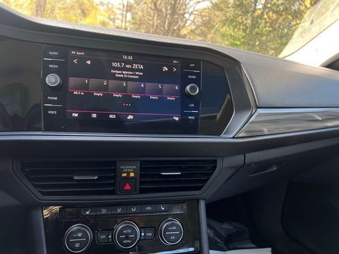 Used 2019 Volkswagen Jetta SEL FWD image 14