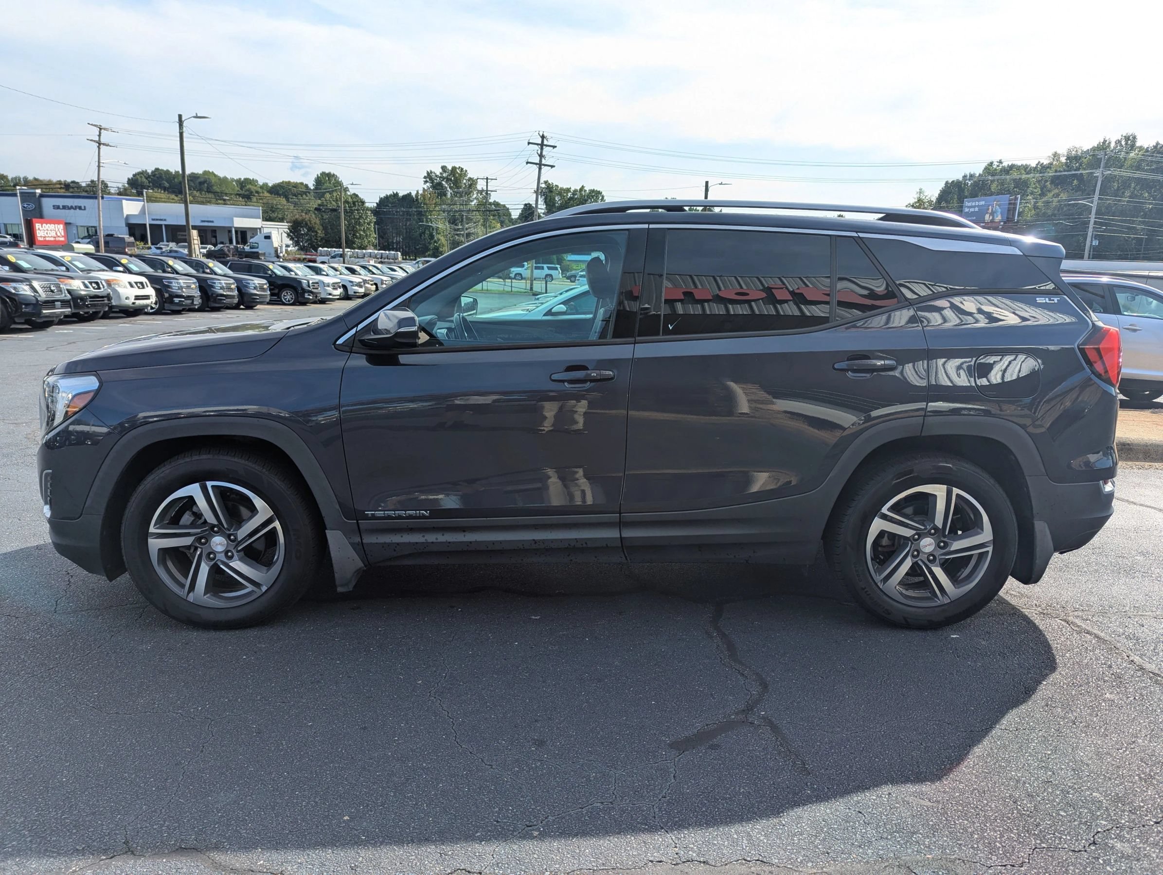 Used 2019 GMC Terrain SLT w/ Preferred Package FWD image 4