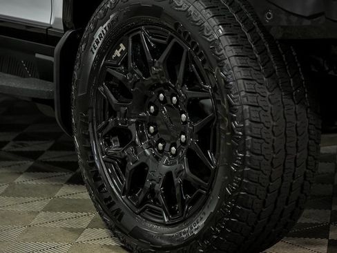 New 2026 GMC Hummer EV SUV w/ LPO, Sport Package image 3