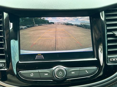 Used 2022 Chevrolet Trax LT w/ Redline Edition image 15