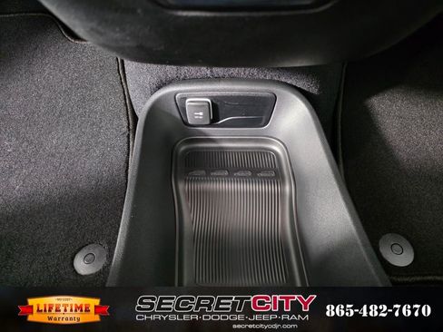 New 2026 Chrysler Voyager LX image 25