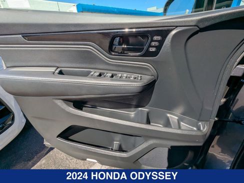 Used 2024 Honda Odyssey Elite image 10