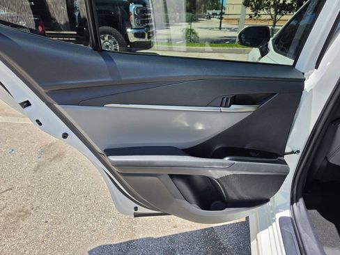 Used 2025 Toyota Camry SE w/ Convenience Package FWD image 31