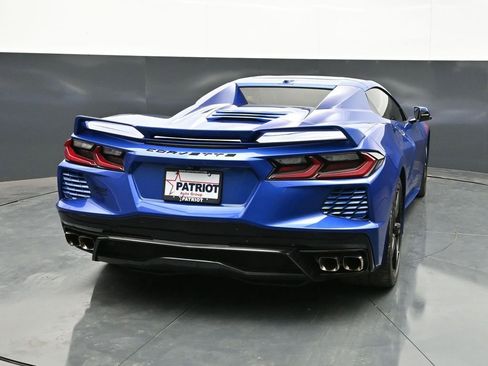 Used 2022 Chevrolet Corvette Stingray Premium Conv w/ Z51 Performance Package RWD image 2