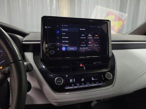 Used 2024 Toyota Corolla SE image 14