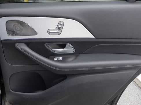 Certified 2025 Mercedes-Benz GLS 450 4MATIC image 19