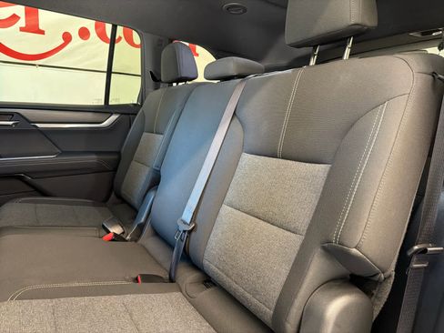 Used 2025 GMC Acadia Elevation image 26