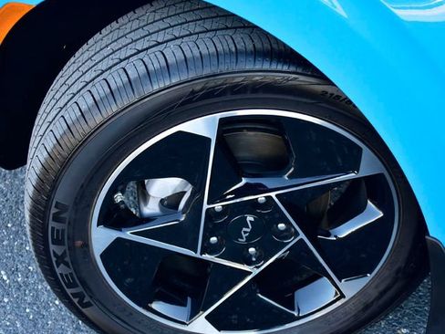 Certified 2025 Kia Soul EX image 31