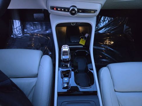 Used 2023 Volvo XC40 B5 Plus w/ Climate Package image 17