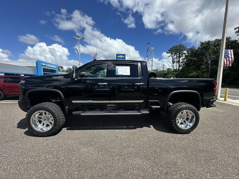 Used 2024 Chevrolet Silverado 2500 High Country w/ Technology Package AWD/4WD image 13