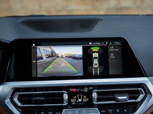 Used 2023 BMW M440i Coupe w/ Premium Package image 32