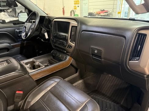 Used 2018 GMC Sierra 1500 Denali w/ Denali Ultimate Package AWD/4WD image 7