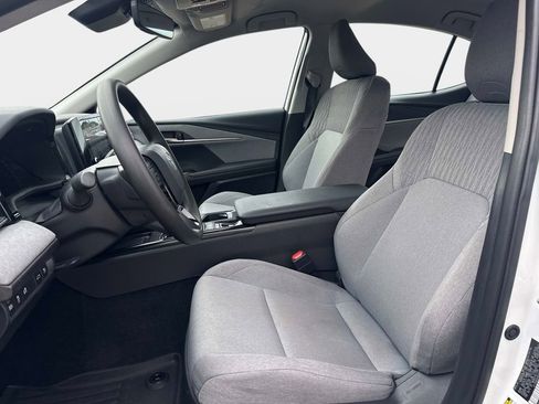 Used 2025 Toyota Camry LE w/ Convenience Package image 17