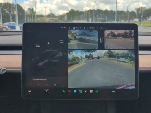 Used 2025 Tesla Model Y Long Range RWD image 19