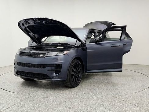 New 2026 Land Rover Range Rover Sport Dynamic SE AWD/4WD image 9