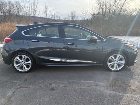 Used 2018 Chevrolet Cruze Premier image 7