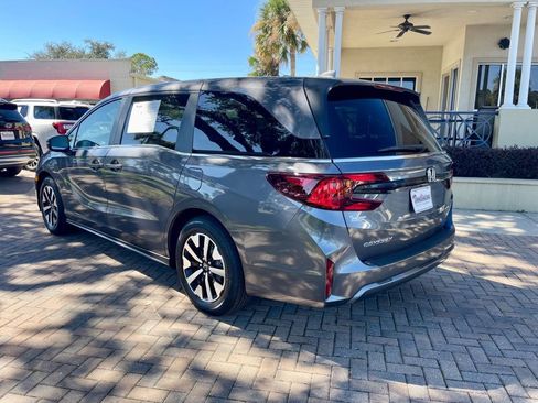 Used 2025 Honda Odyssey EX-L image 3