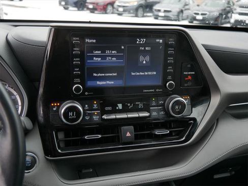 Certified 2022 Toyota Highlander XLE image 21
