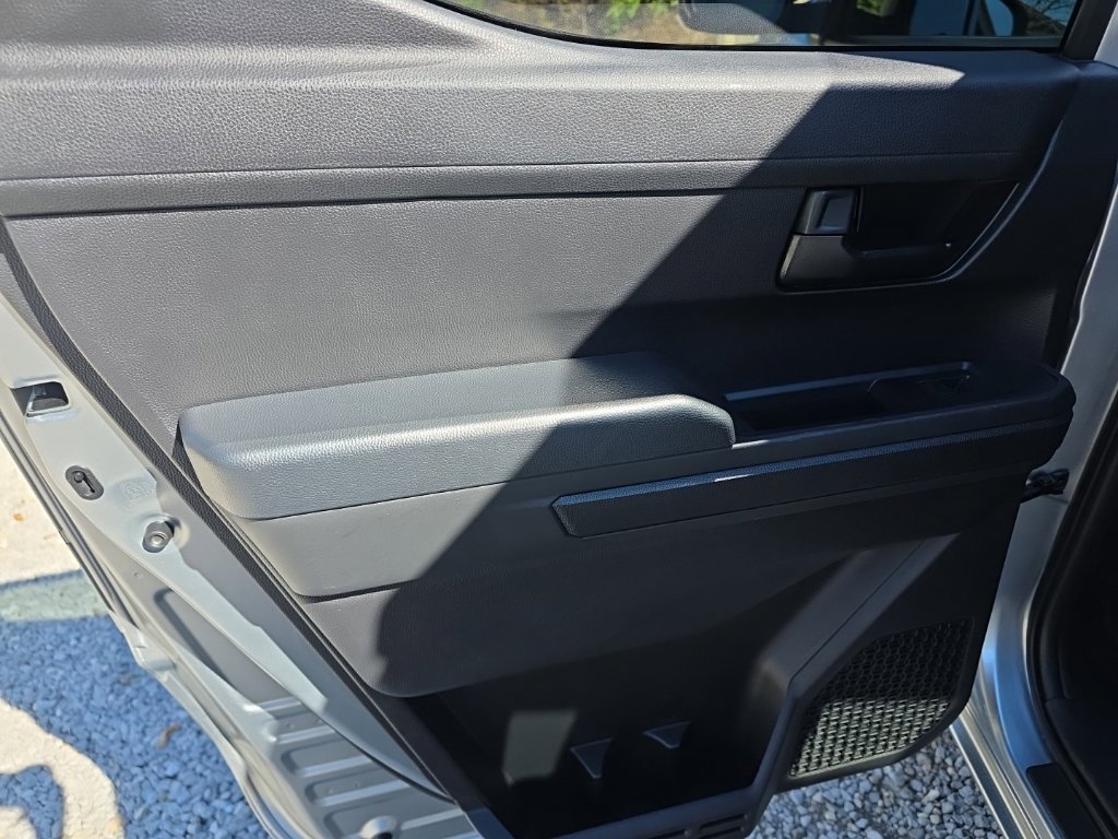Used 2025 Toyota Tacoma SR AWD/4WD image 14