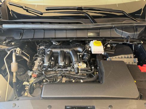 Used 2025 Nissan Pathfinder SV image 25