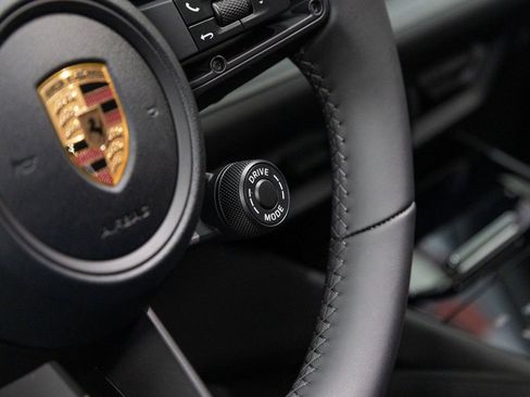 New 2026 Porsche Cayenne Coupe AWD/4WD image 18