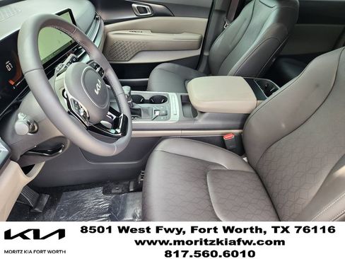 New 2026 Kia Carnival FWD image 9