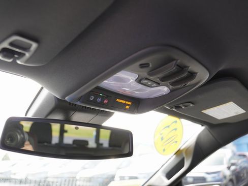 Used 2023 Chevrolet Colorado Z71 w/ Z71 Convenience Package 2 image 36