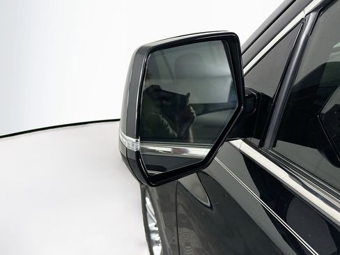 Used 2018 Cadillac Escalade 2WD image 16