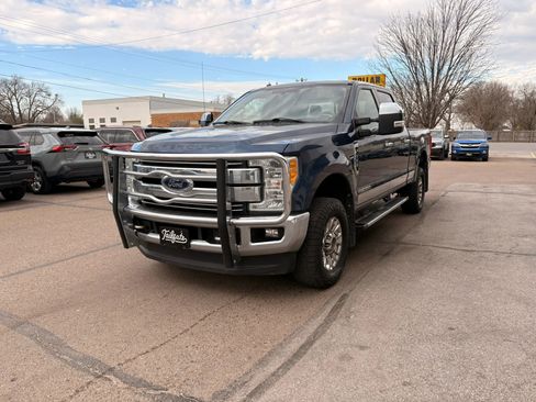 Used 2017 Ford F250 Lariat w/ Chrome Package AWD/4WD image 4