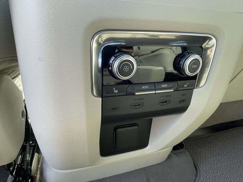 New 2026 GMC Yukon Denali w/ Denali Reserve Package AWD/4WD image 11