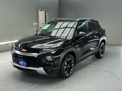 Used 2023 Chevrolet TrailBlazer LT FWD image 3