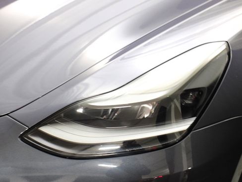 Used 2023 Tesla Model 3 Standard Range image 21