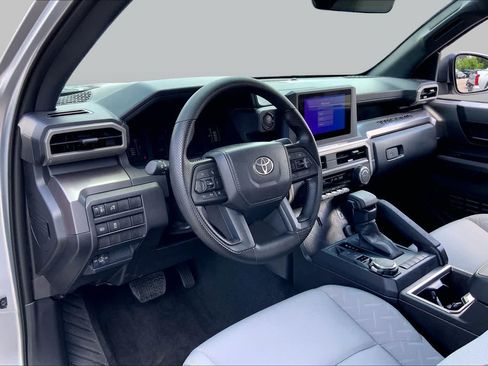 Used 2026 Toyota Tacoma SR5 AWD/4WD image 17