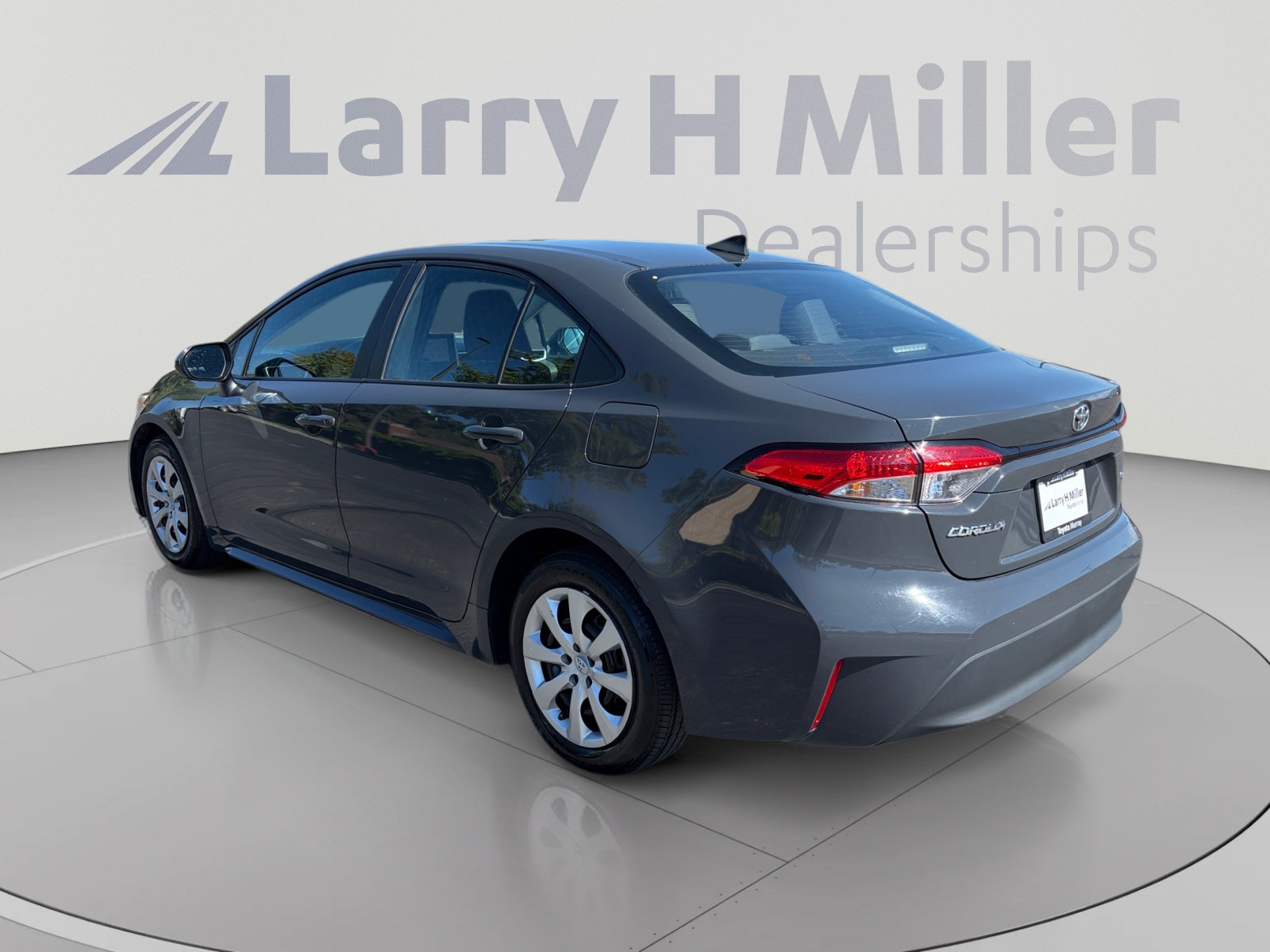 Certified 2025 Toyota Corolla LE FWD image 3