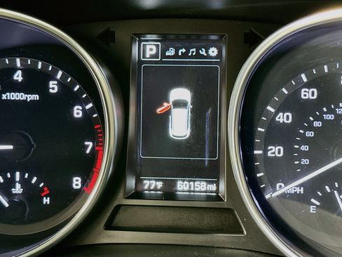 Used 2018 Hyundai Santa Fe Sport w/ 2.4L Tech Package 04 FWD image 19