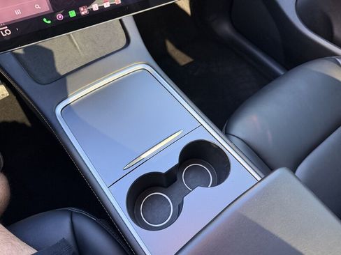 Used 2022 Tesla Model Y Long Range AWD/4WD image 43