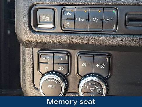 Used 2021 GMC Yukon SLT AWD/4WD image 9