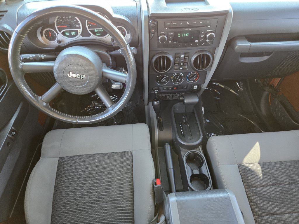Used 2010 Jeep Wrangler Unlimited Rubicon AWD/4WD image 23