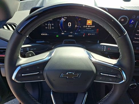 Used 2026 Chevrolet Silverado EV Trail Boss AWD/4WD image 4