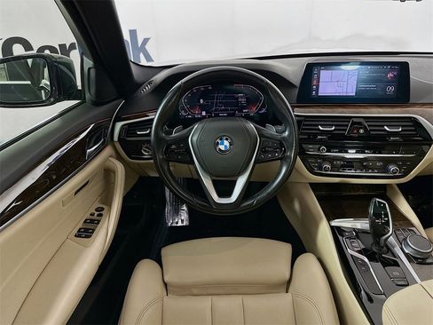 Used 2020 BMW 530i w/ Convenience Package image 28