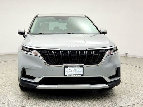 Used 2023 Kia Carnival EX FWD image 2
