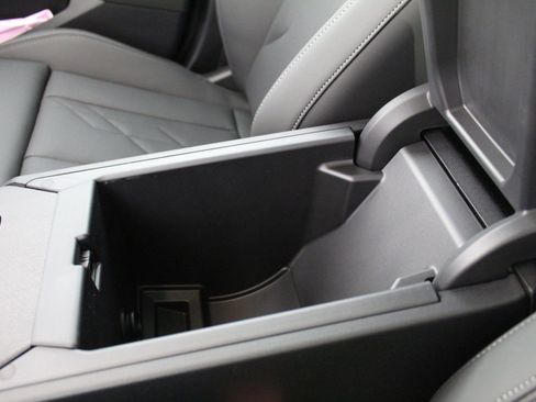 Used 2025 BMW X3 xDrive30i w/ Premium Package image 29