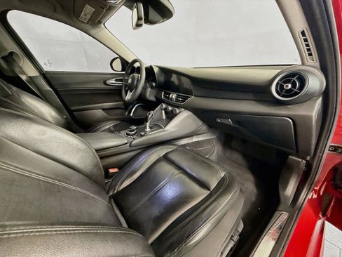 Used 2019 Alfa Romeo Giulia w/ Nero Edizione RWD image 29