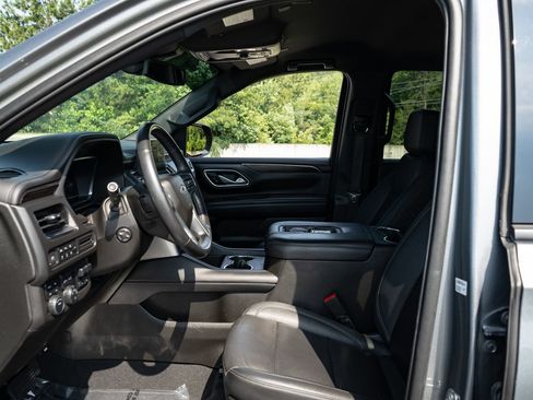 Used 2022 Chevrolet Tahoe Z71 w/ Luxury Package AWD/4WD image 14